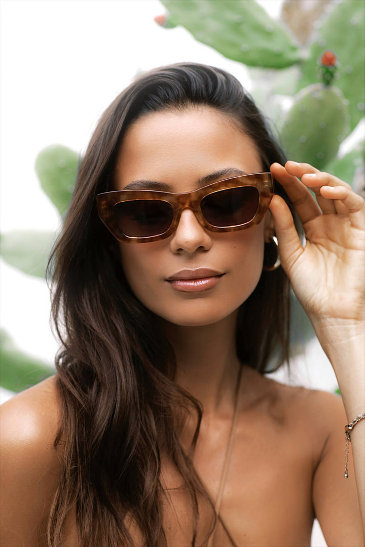 Freyrs Selina Cat Eye Sunglasses - Amber Tortoise - Capri by Sunset & Co.