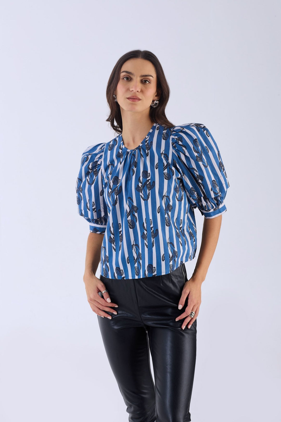 Beyond by Vera Lilly Top - Capri by Sunset & Co.
