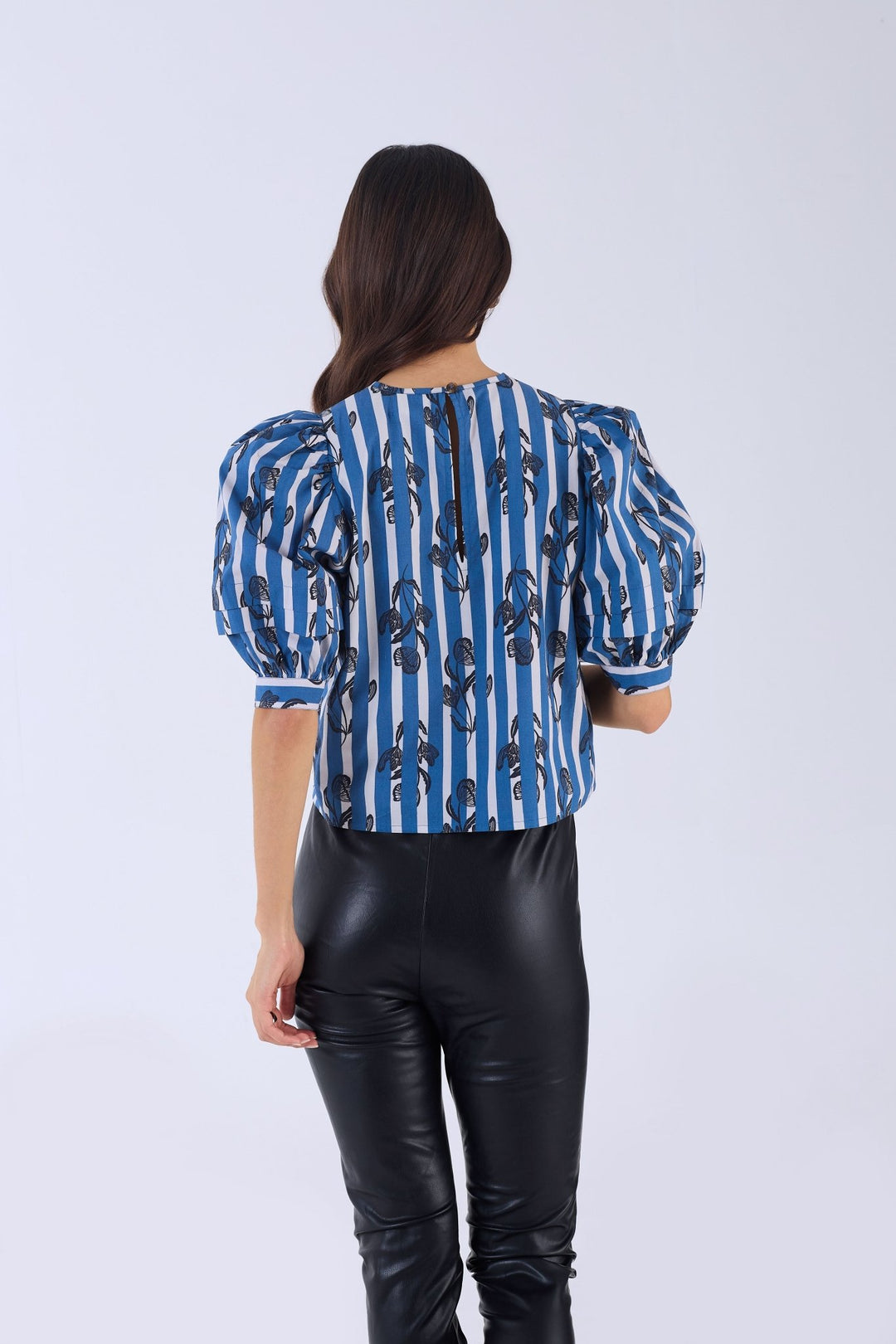 Beyond by Vera Lilly Top - Capri by Sunset & Co.
