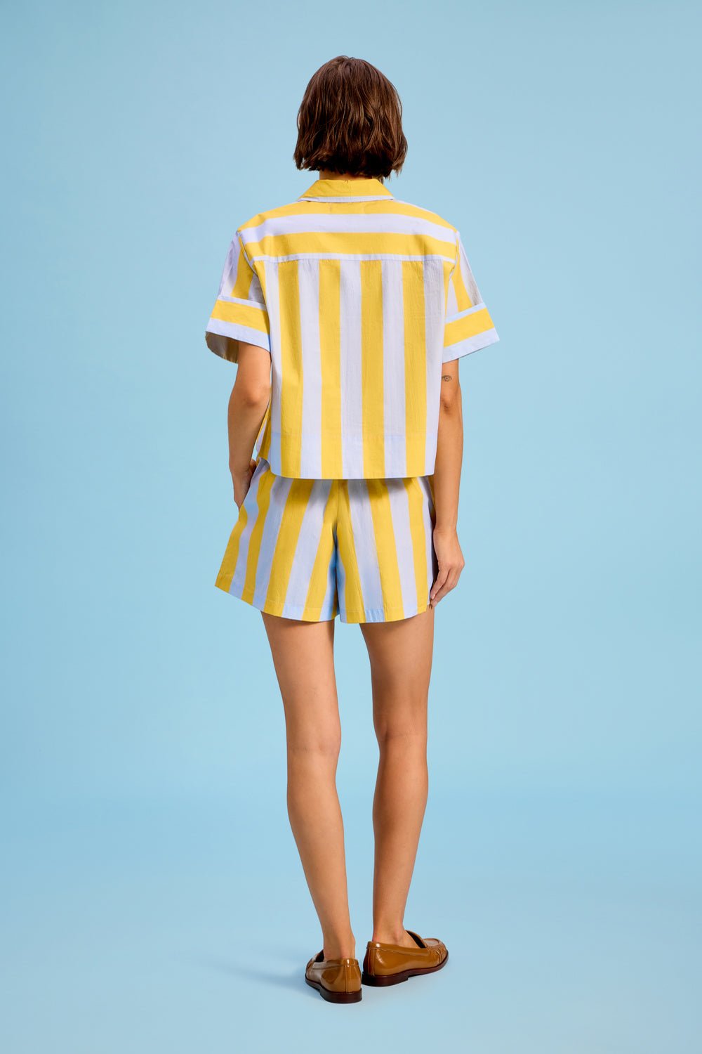 Livro Pool Shorts - Capri by Sunset & Co.