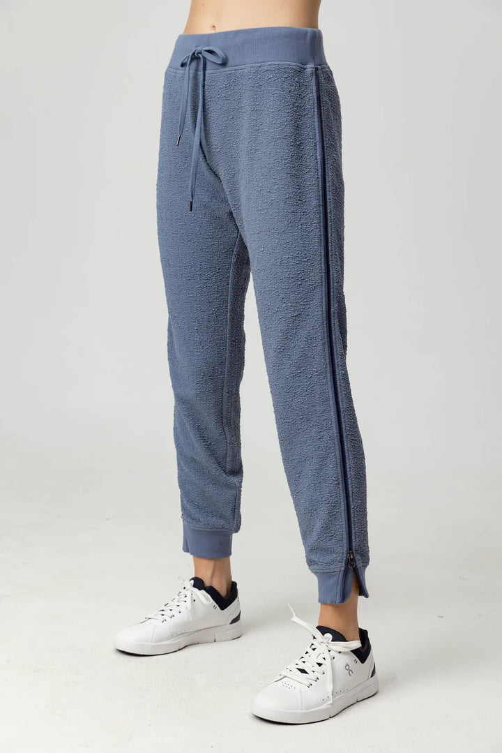 Sundays Adia Jogger - Capri by Sunset & Co.