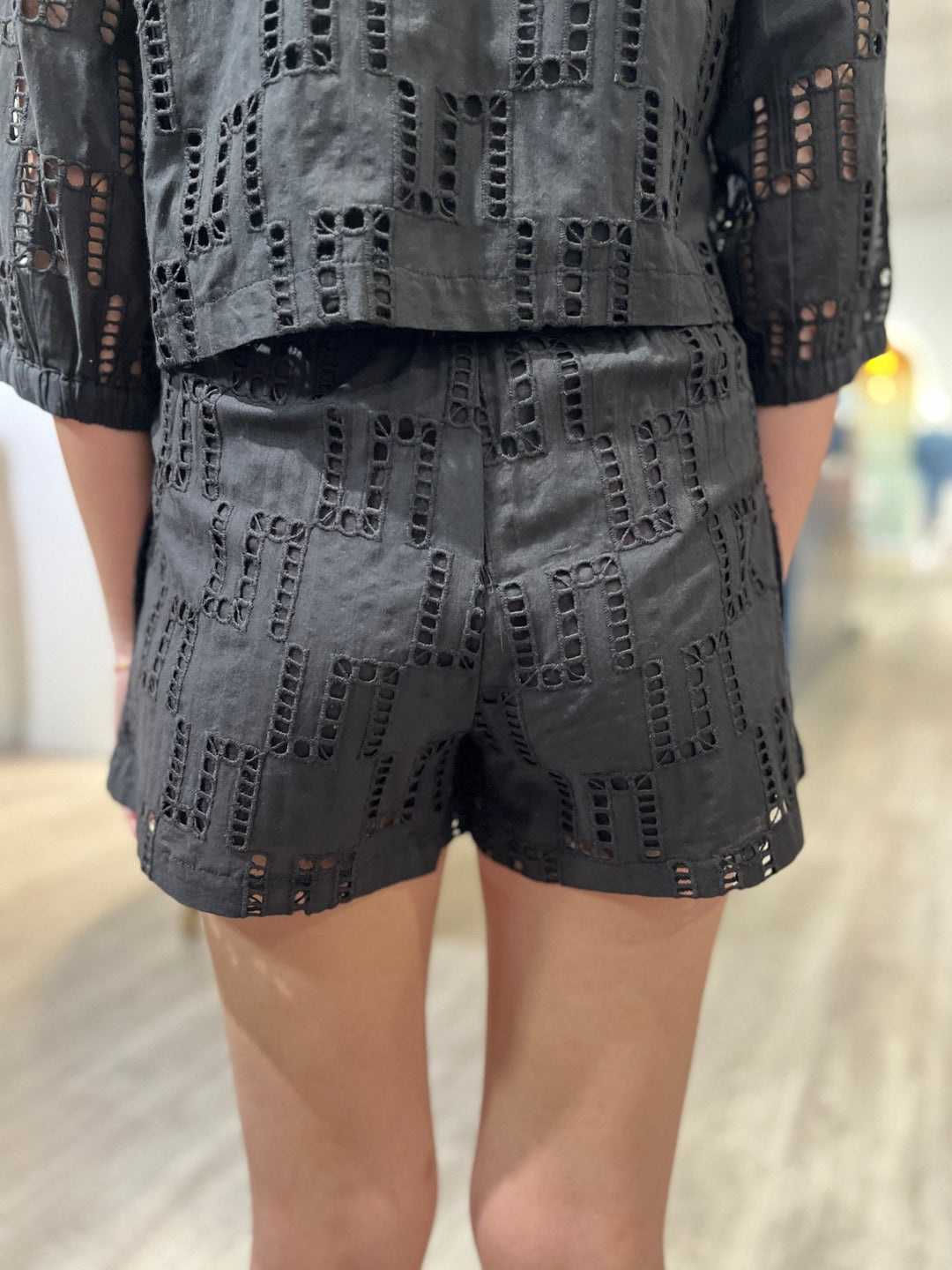 Stark X Willow Shorts - Capri by Sunset & Co.