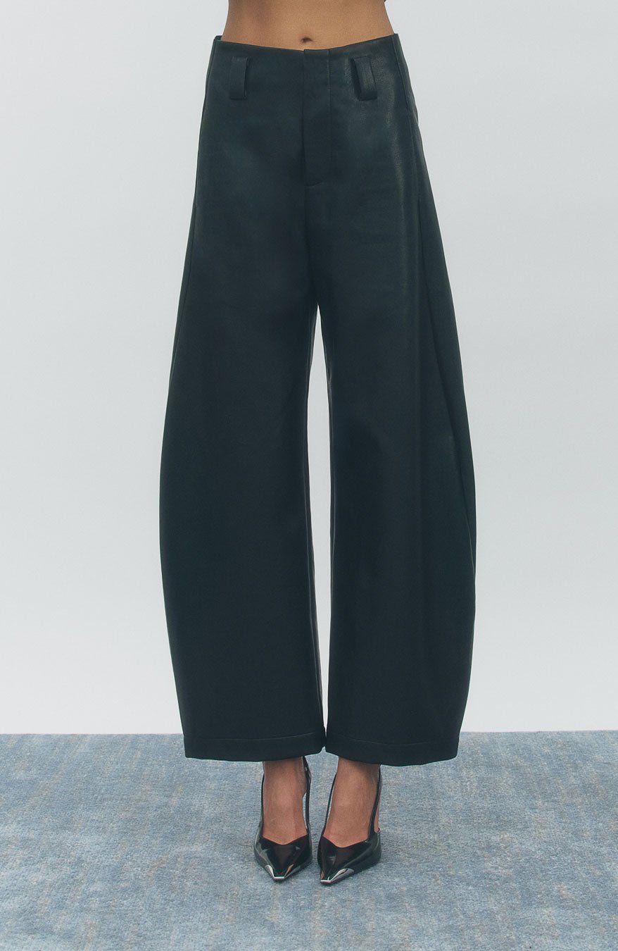 Maude Club Jagger Pants - Capri by Sunset & Co.