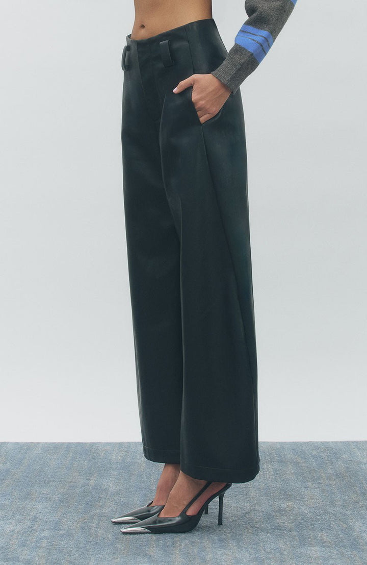 Maude Club Jagger Pants - Capri by Sunset & Co.