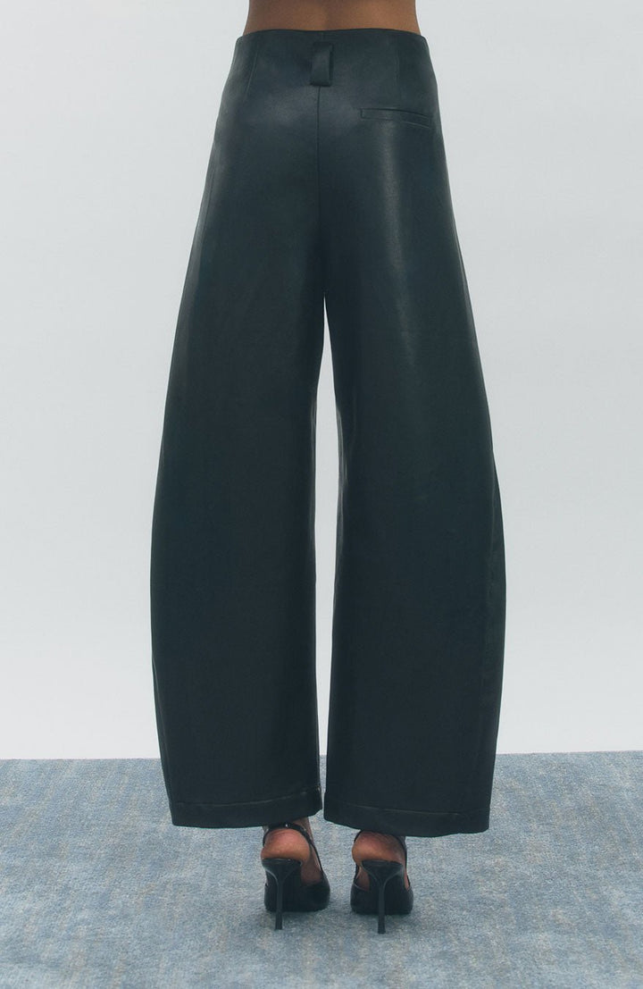 Maude Club Jagger Pants - Capri by Sunset & Co.