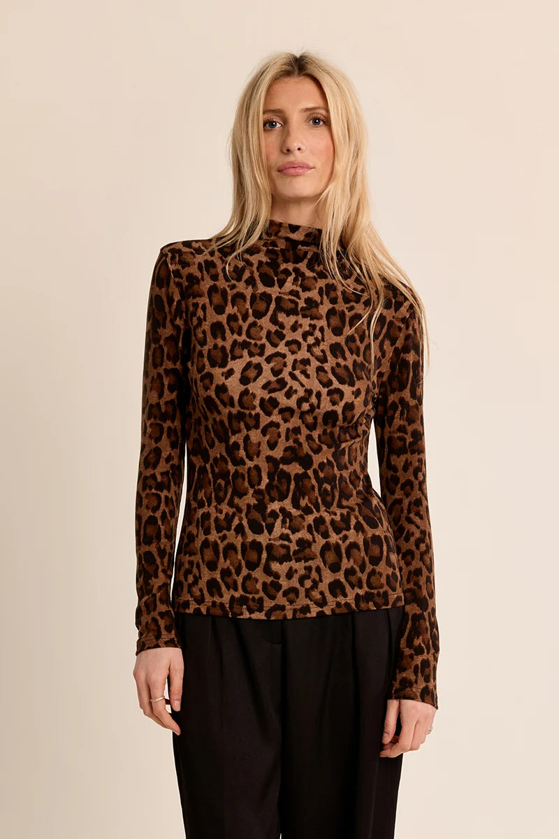 Molly Bracken Leopard Stand-up Top