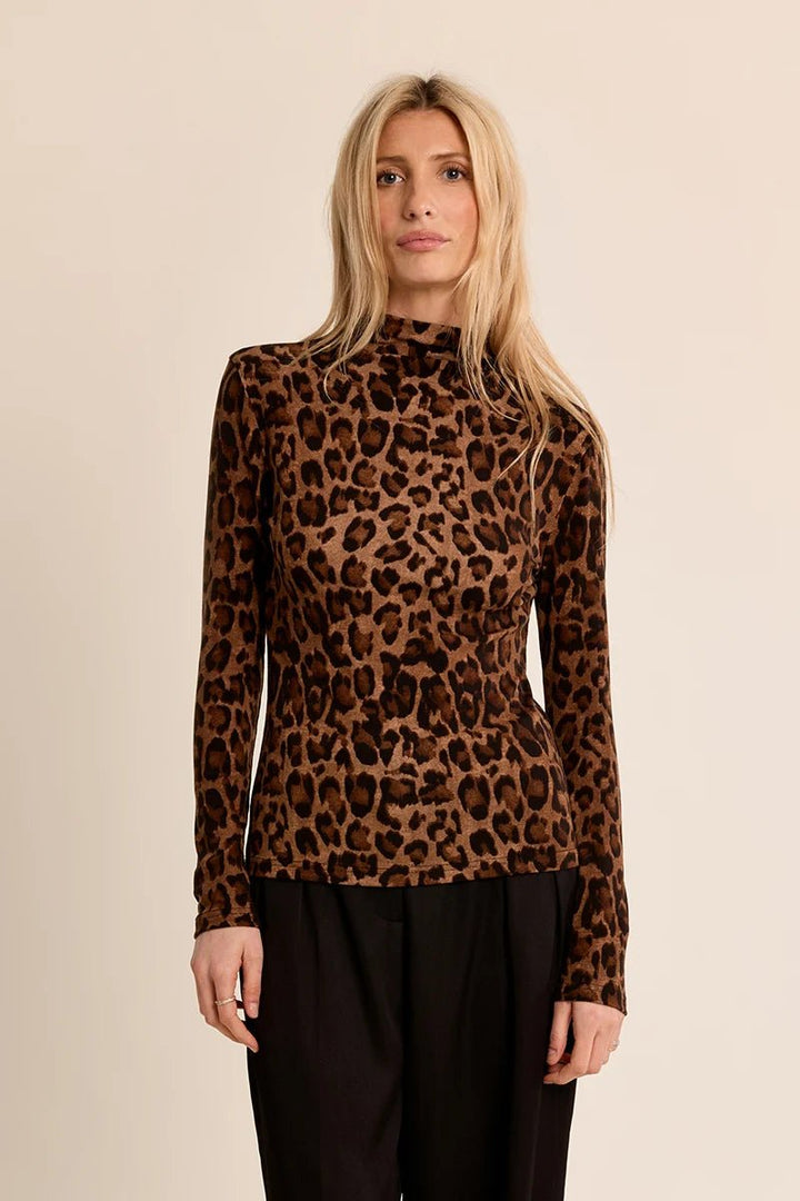 Molly Bracken Leopard Stand-up Top
