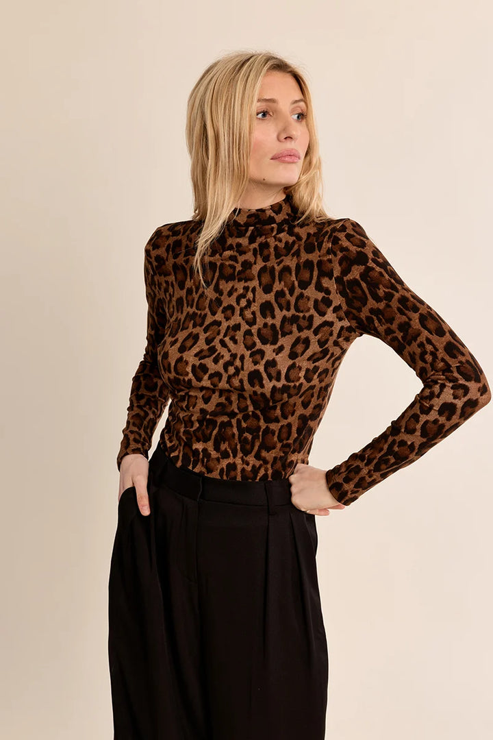 Molly Bracken Leopard Stand-up Top